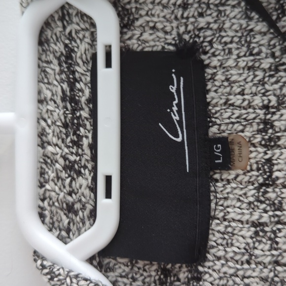 Line Waterfall Cardigan black and white - Picture 3 of 7